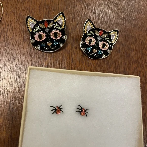 Sparkly, Spooky and Colorful Lot of 4 Earrings Lot - Picture 4 of 4